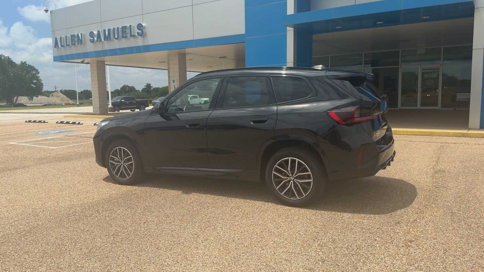 Used 2026 BLACK BMW xDrive28i image 6