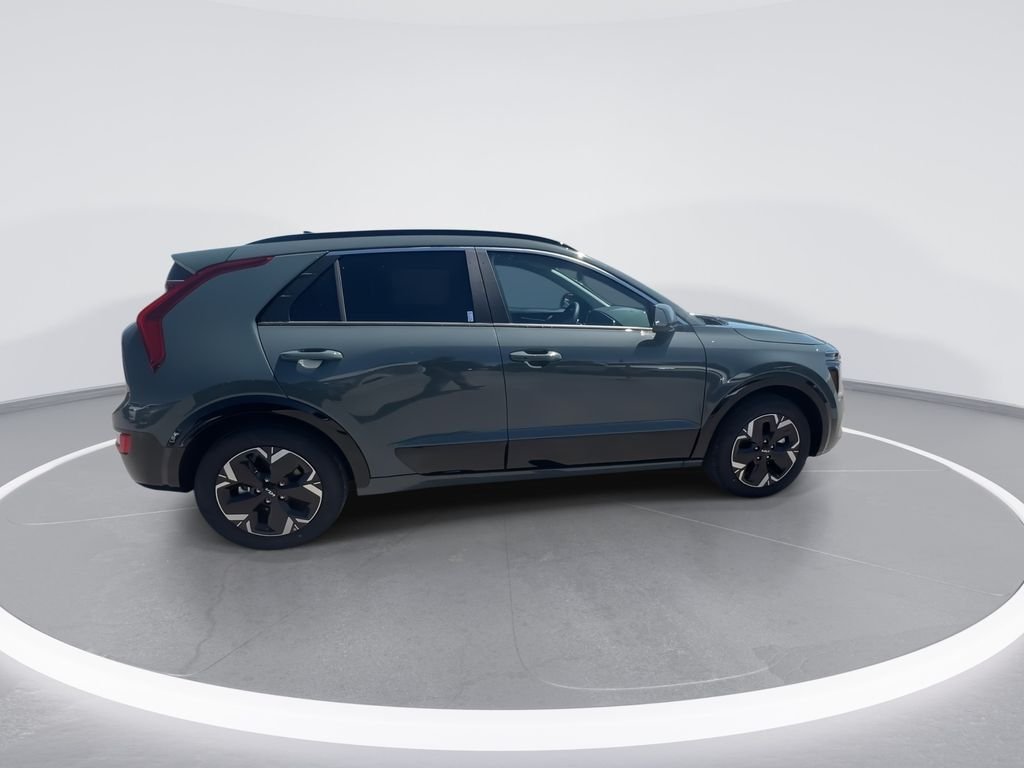 New 2026 Green Kia Wind image 9
