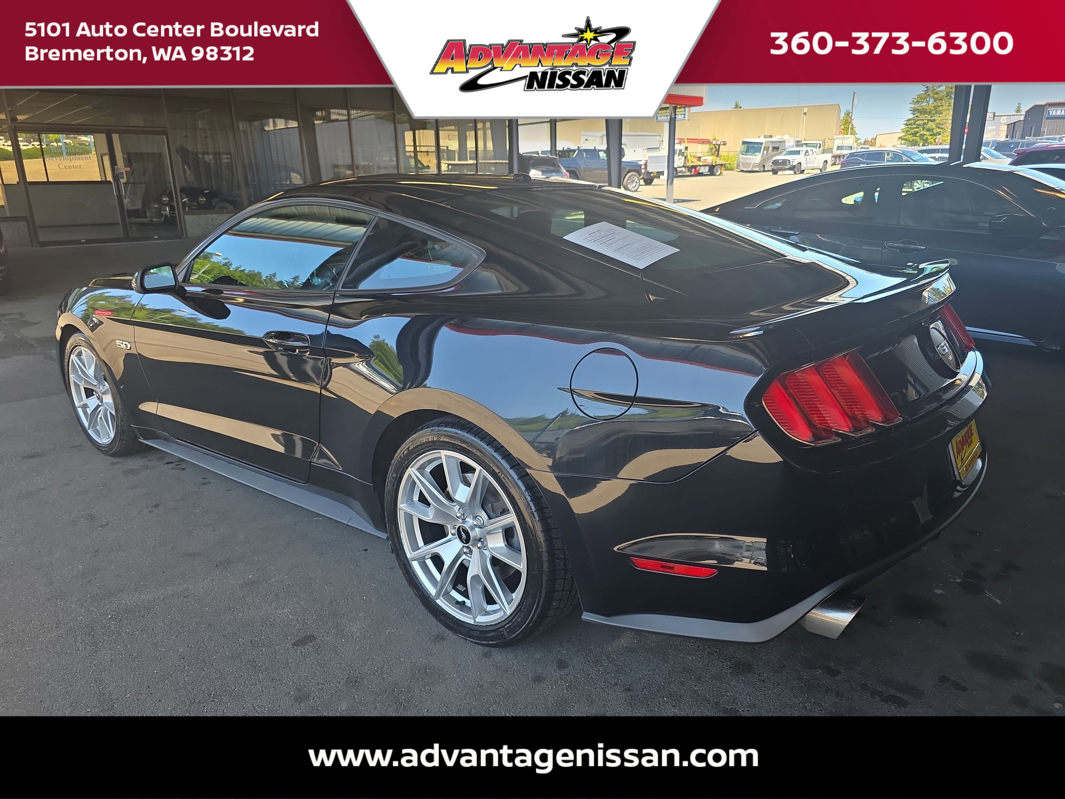 Used 2015 Black Ford GT Premium image 3