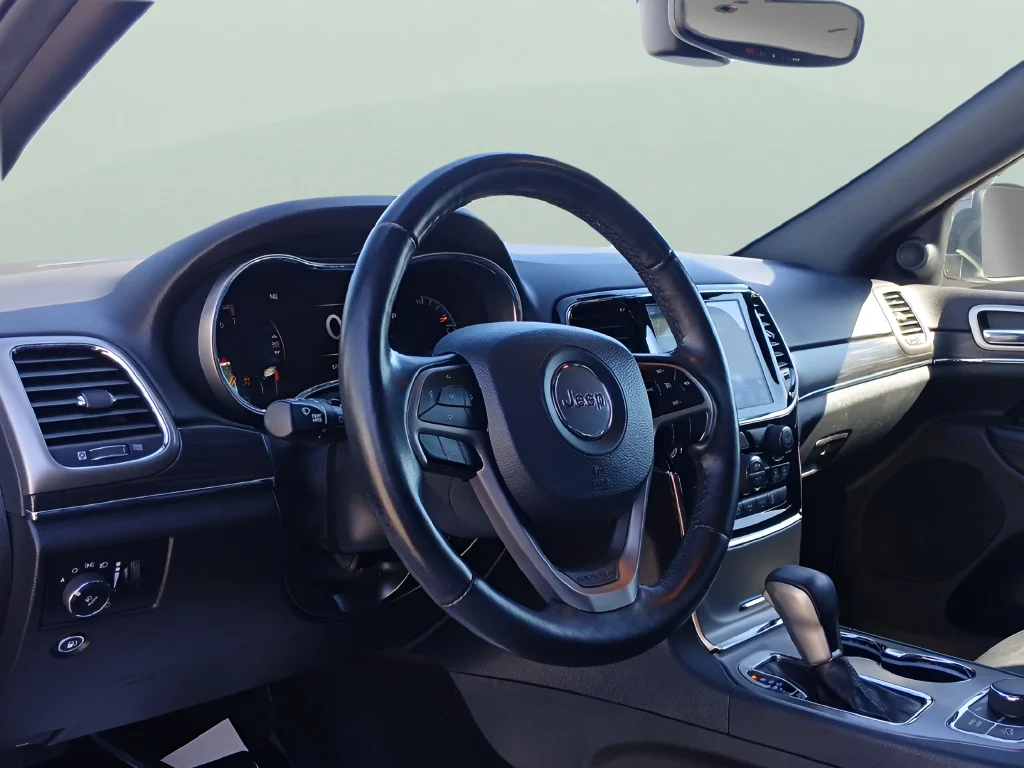 Used 2020 Gray Jeep Limited image 14