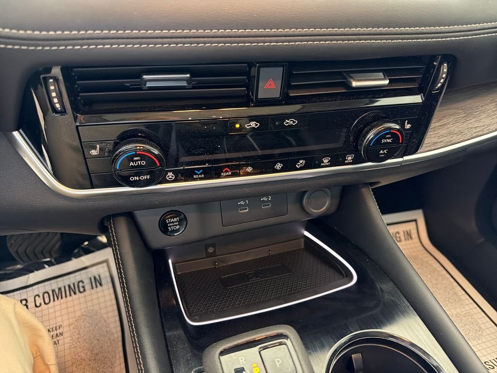 Used 2025 Gray Nissan Platinum image 24