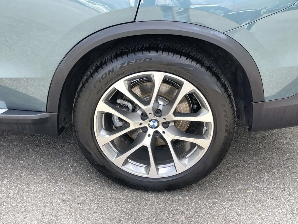 Used 2026 BLU/Blue BMW xDrive40i image 16