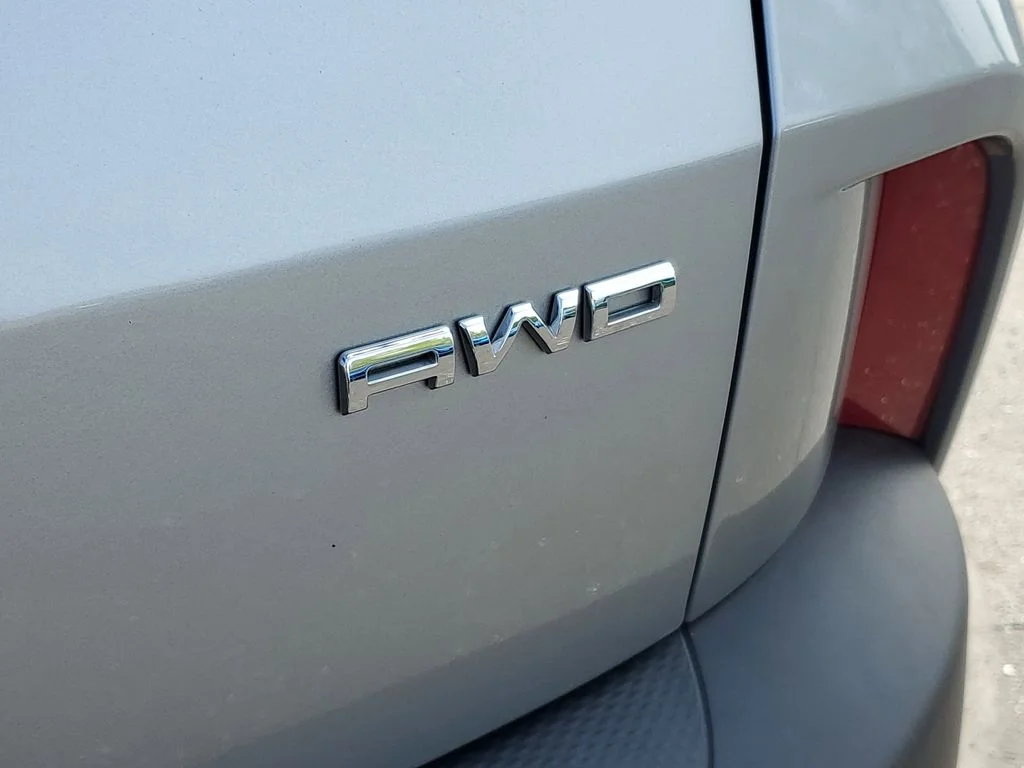 Certified Used 2021 Iconic Silver Metallic Ford SE image 28