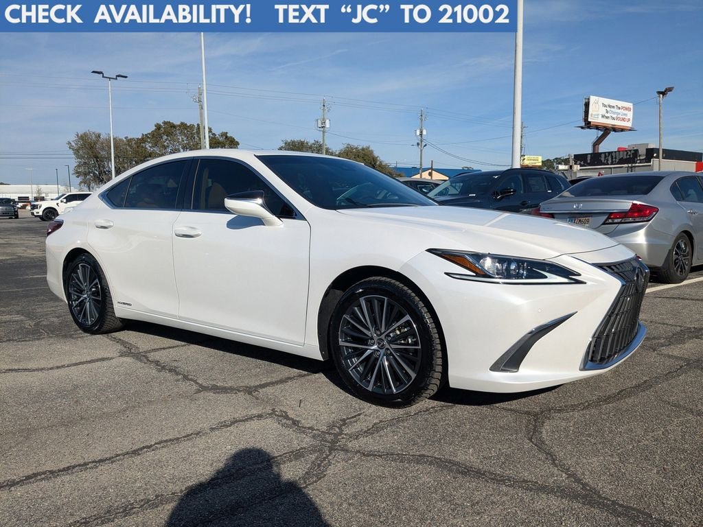 2022 Lexus ES Hybrid 300h