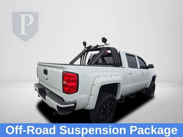 Used 2018 White Chevrolet LT image 4