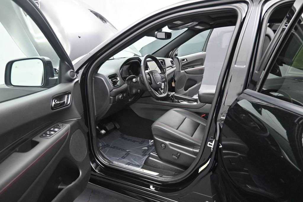 New 2026 Diamond Black Clear-Coat Exterior Paint Dodge GT Plus HEMI V8 image 18
