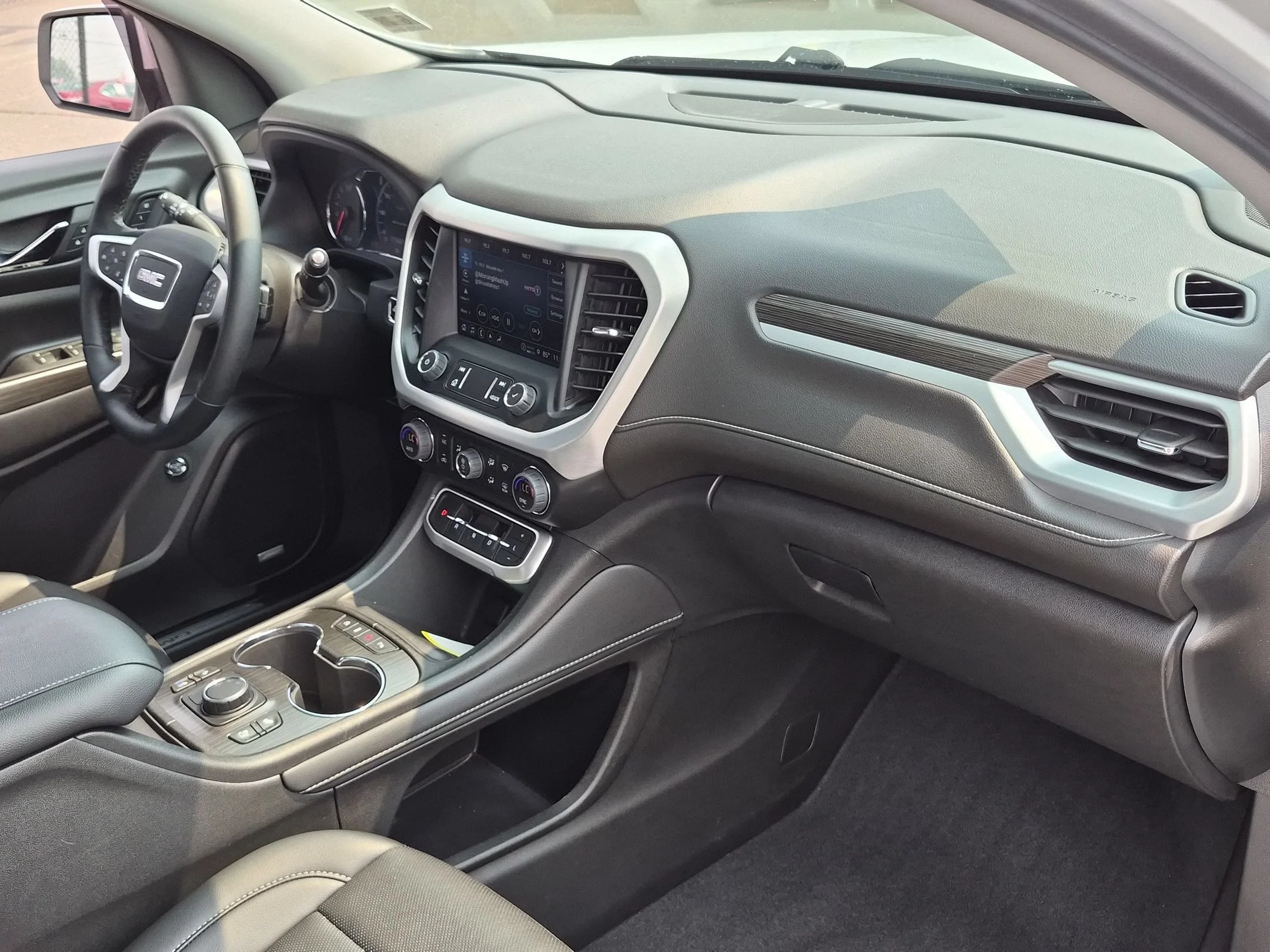 Used 2023 Summit White GMC SLT image 28