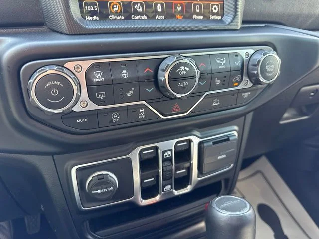 Used 2022 Green Jeep Overland image 22