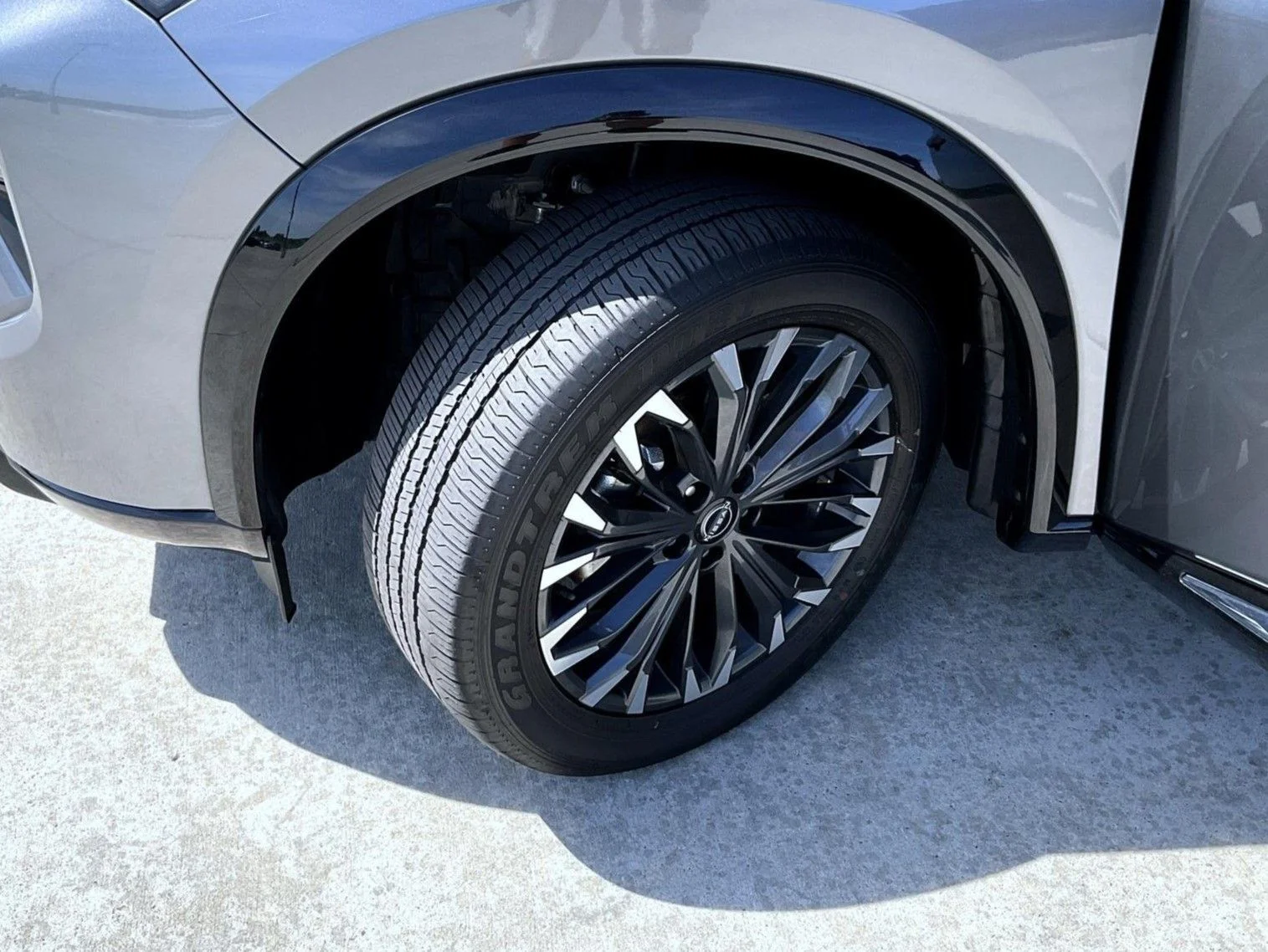 Used 2026 Gray Nissan Platinum image 24