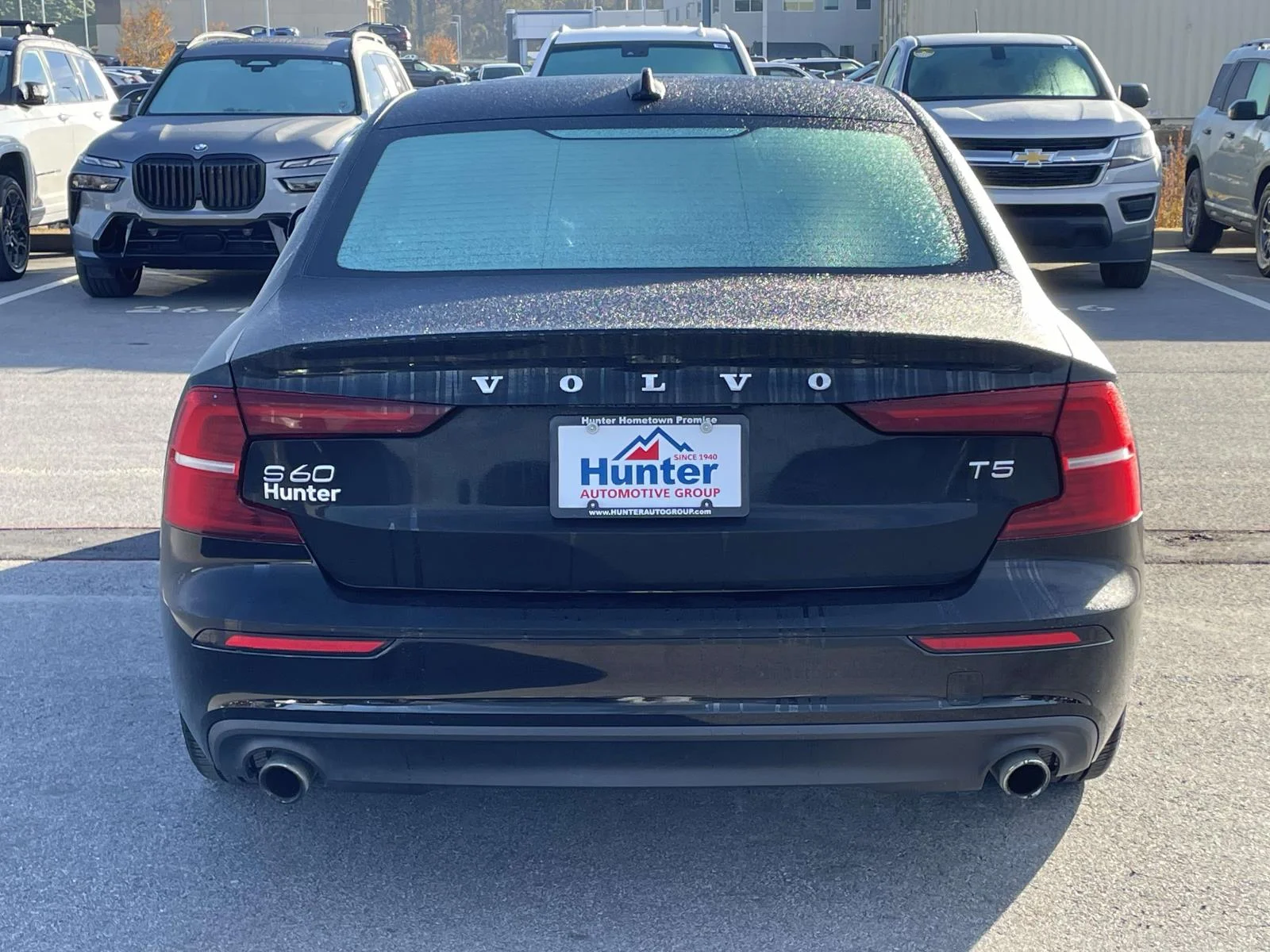 Used 2020 Black Stone Volvo Momentum image 26