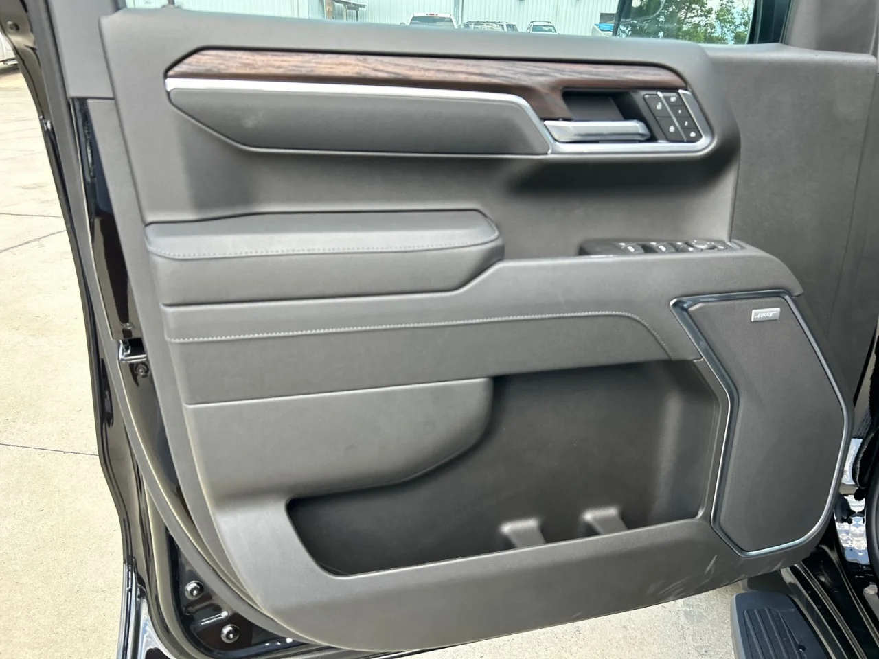 New 2026 Onyx Black GMC SLT image 10