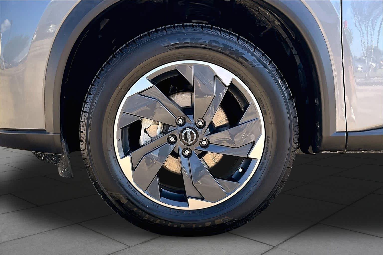 Used 2024 Gun Metallic Nissan SV image 11