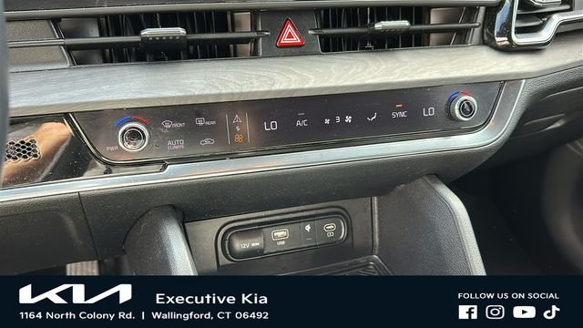 Used 2023 Black Kia X-Line image 17