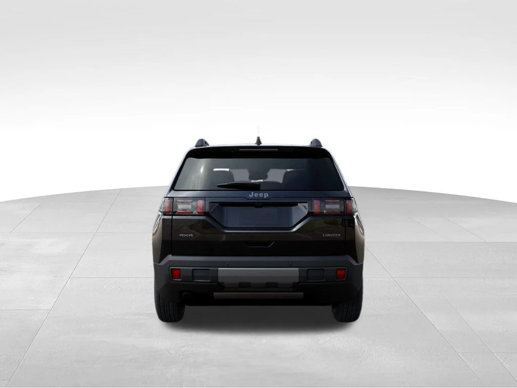 New 2026 Diamond Black Crystal Pearl-Coat Exterior Paint Jeep Limited image 7