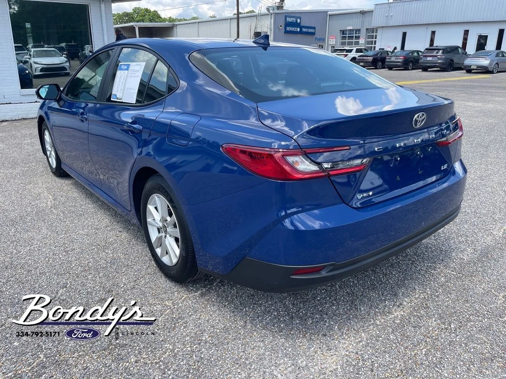 2025 Toyota Camry LE - Photo 12