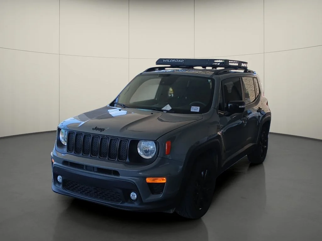 Used 2022 Gray Jeep Altitude image 3