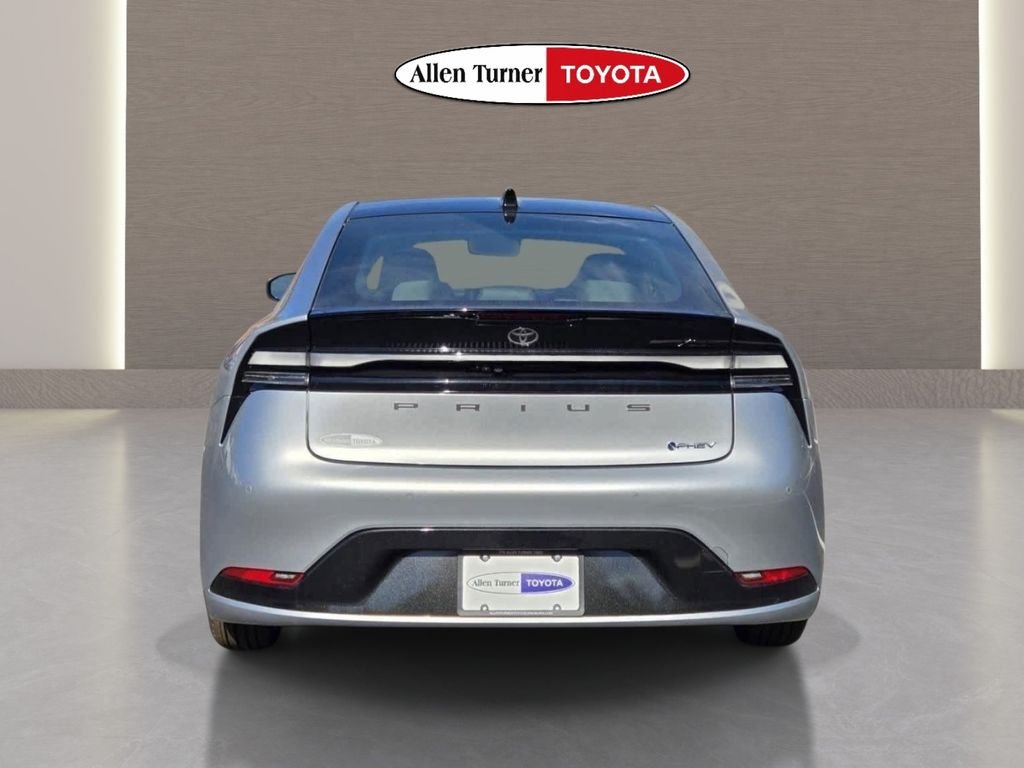 New 2026 Cutting Edge Toyota XSE Premium image 7