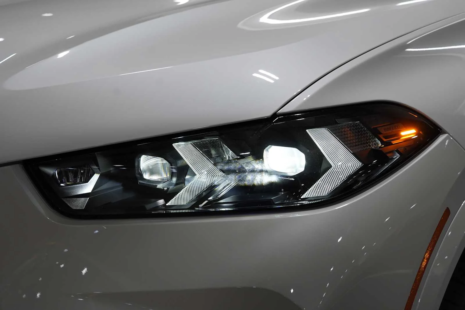New 2026 Mineral White Metallic BMW M60i image 4