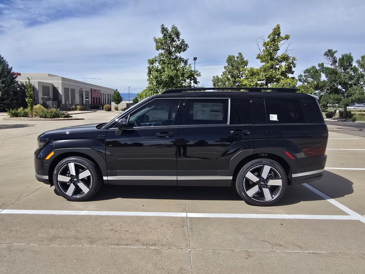 New 2027 Phantom Black Hyundai Limited image 2