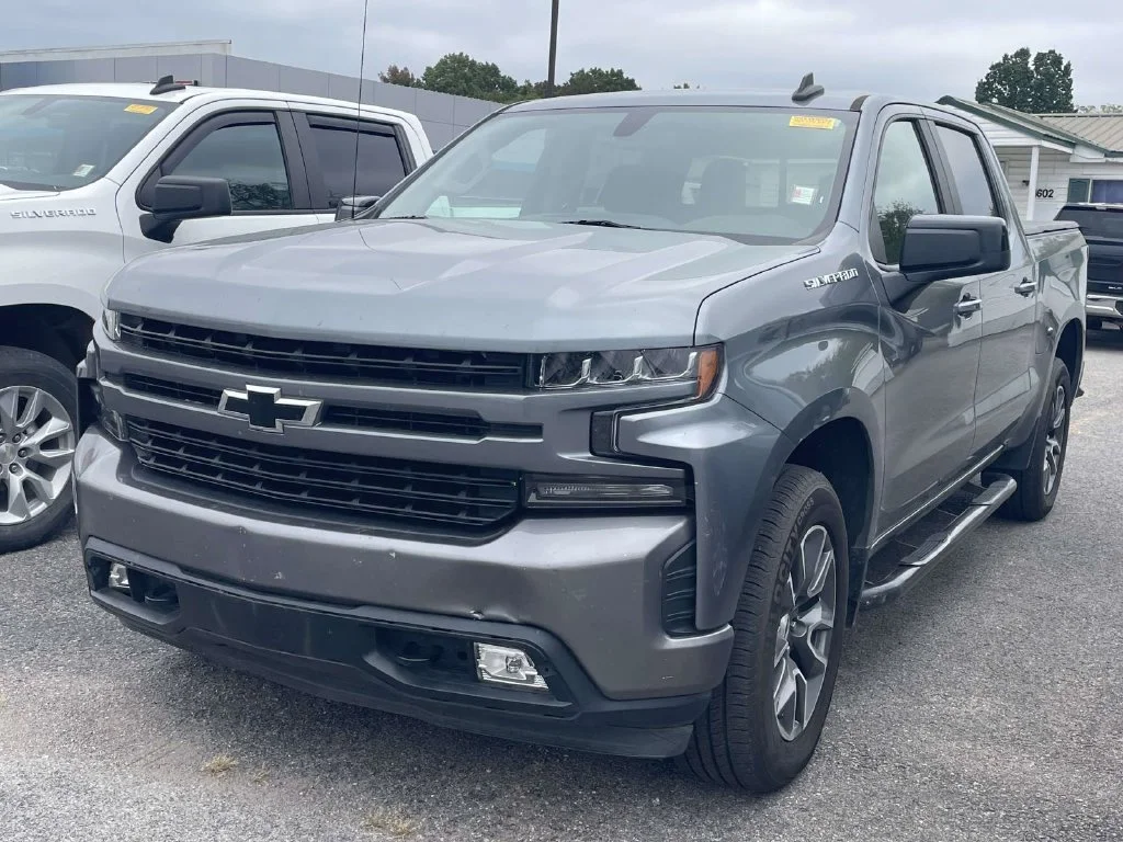 Used 2021 SATIN STEEL METALLIC Chevrolet RST image 4