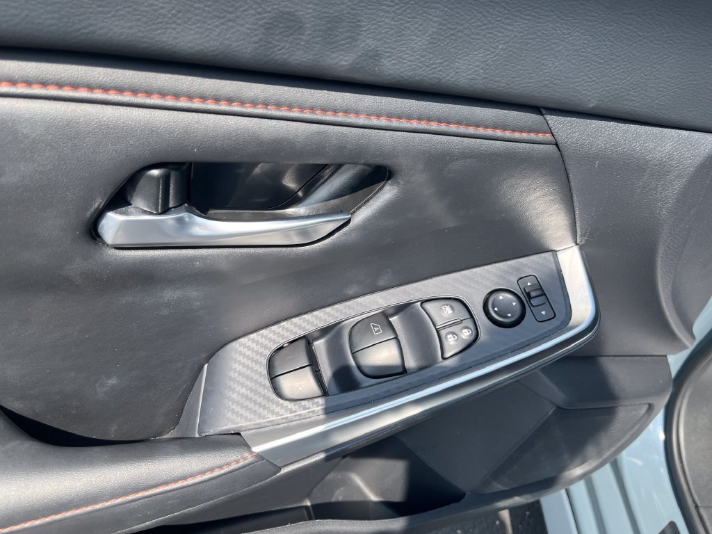 Used 2025 Gray Nissan SR image 10