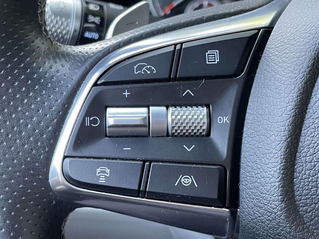 Used 2025 Silver Genesis 2.5T image 20