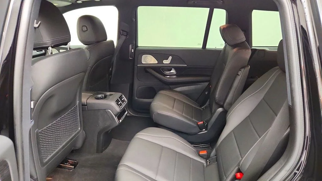 Used 2025 Obsidian Black Metallic Mercedes-Benz GLS 450 4MATIC® SUV w/ Trailer Hitch image 20