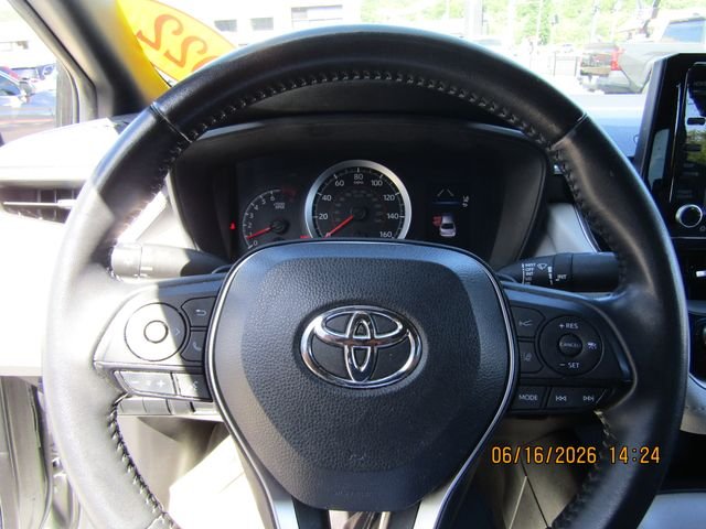 Certified Used 2022 Classic Silver Metallic Toyota SE image 13