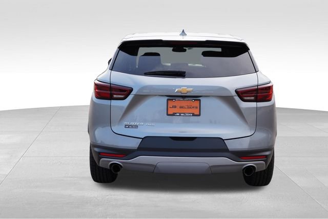 Certified Used 2025 Gray Chevrolet LT image 8