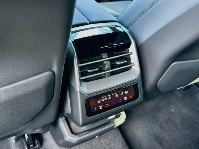 New 2027 Gray BMW xDrive40i image 18
