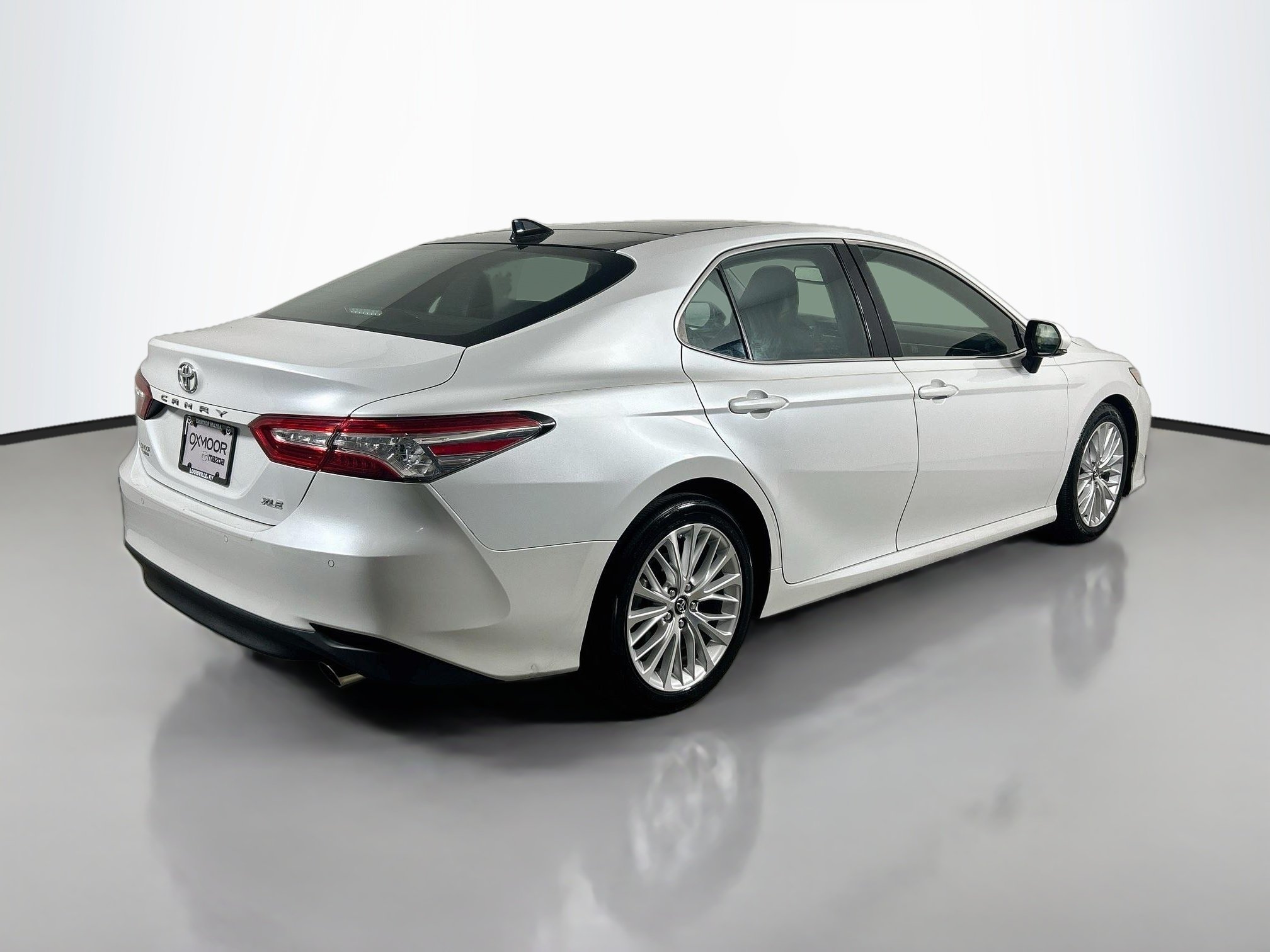 Used 2018 Wind Chill Pearl Toyota XLE image 7