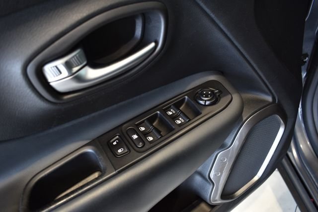 Used 2022 Gray Jeep Latitude image 16