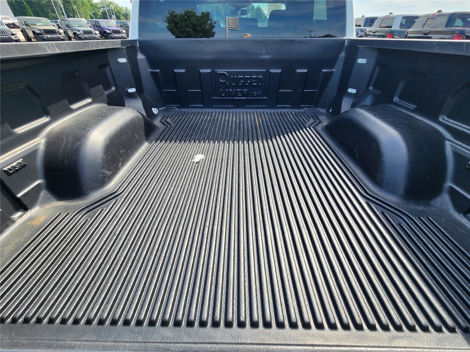 Used 2025 Summit White GMC SLT image 5