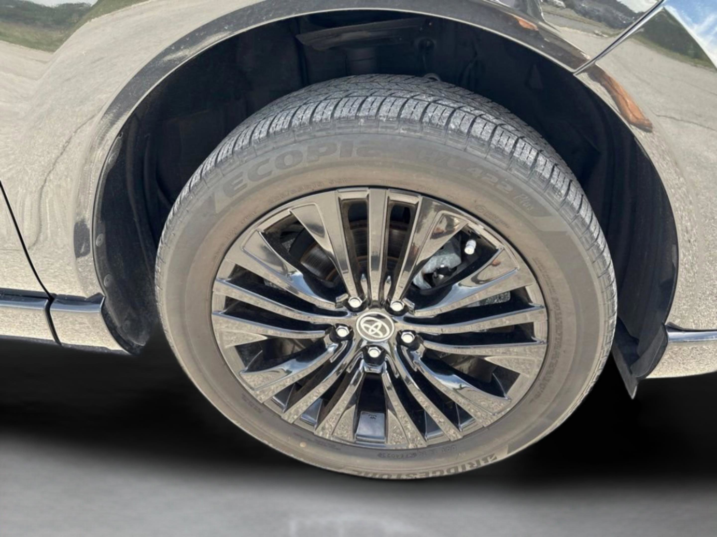 2024 Toyota Venza Nightshade - Photo 41