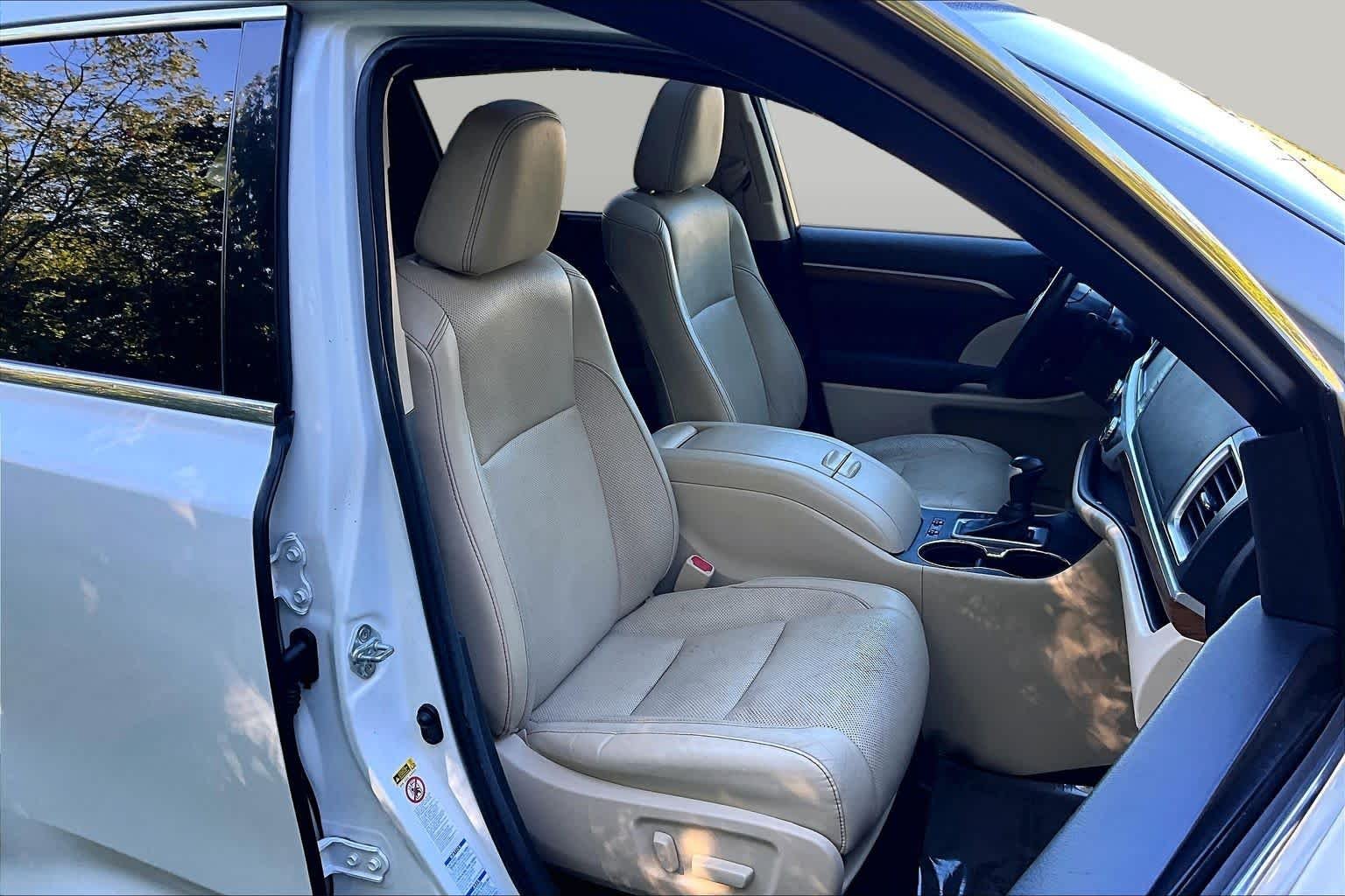 Used 2017 Blizzard Pearl Toyota Hybrid Limited Platinum image 10
