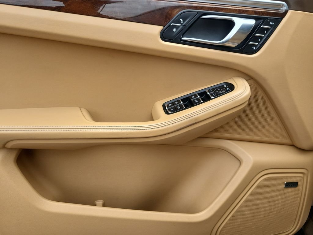Used 2017 Gold Porsche S image 10
