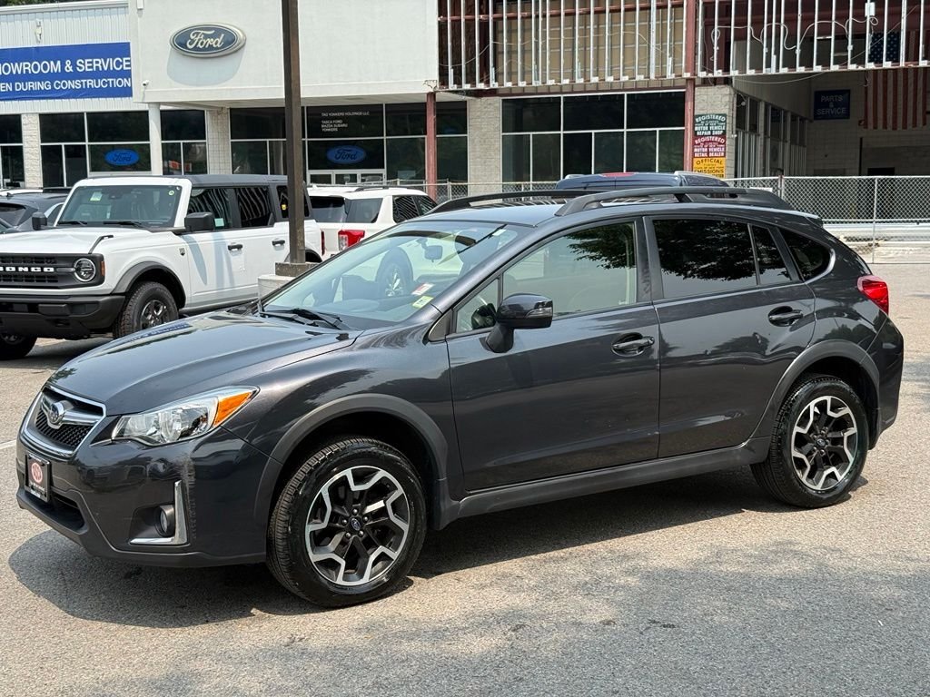 Used 2017 Gray Subaru 2.0i Limited image 4