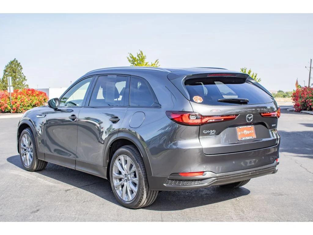 Used 2026 Machine Gray Metallic Mazda Preferred image 6