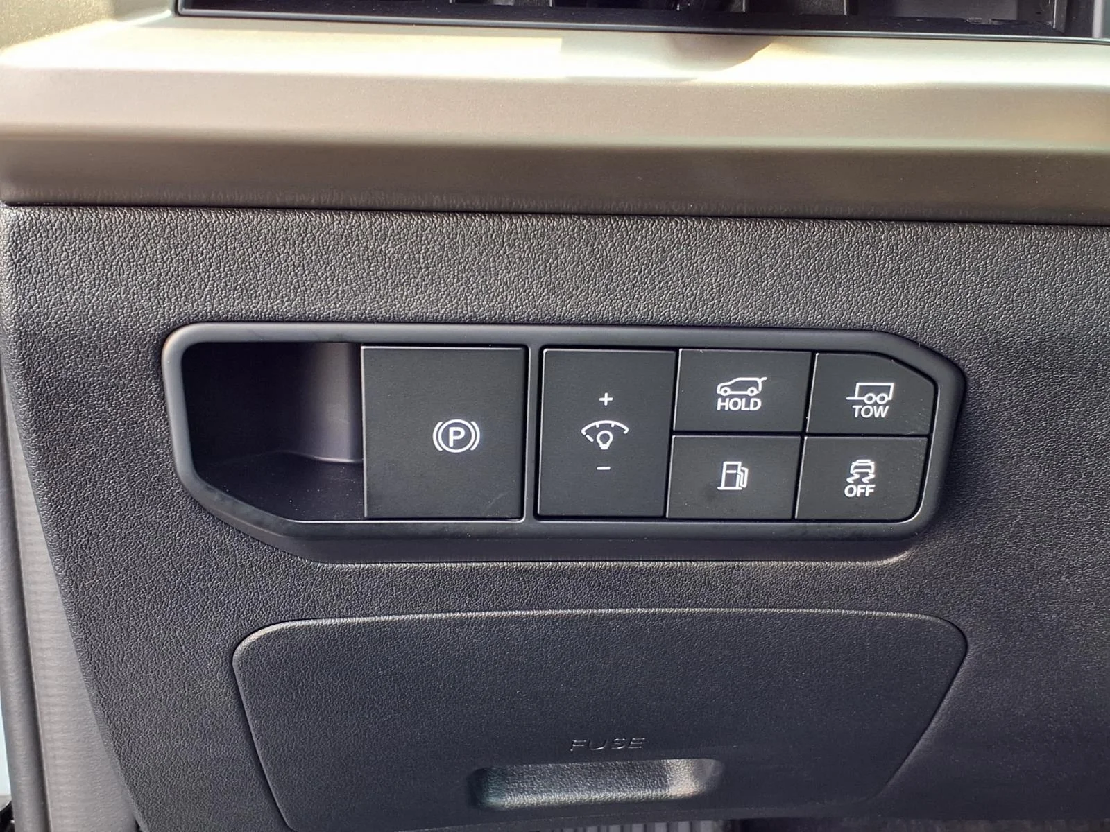 New 2027 Ivory Silver Kia EX image 10