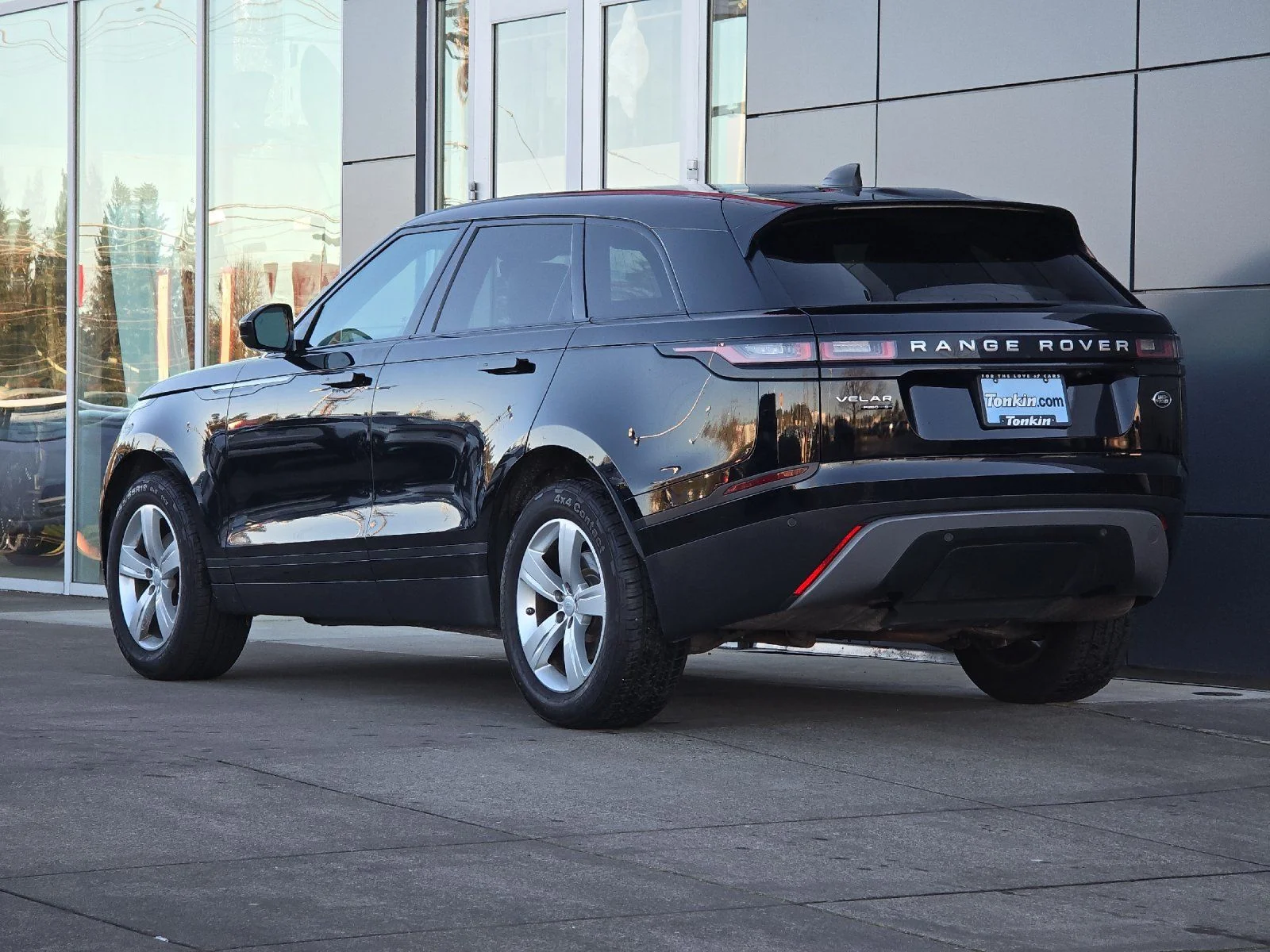 Used 2020 Black Land Rover S image 5