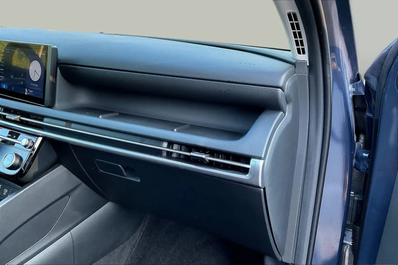 Used 2025 Atlantis Blue Hyundai SEL image 18