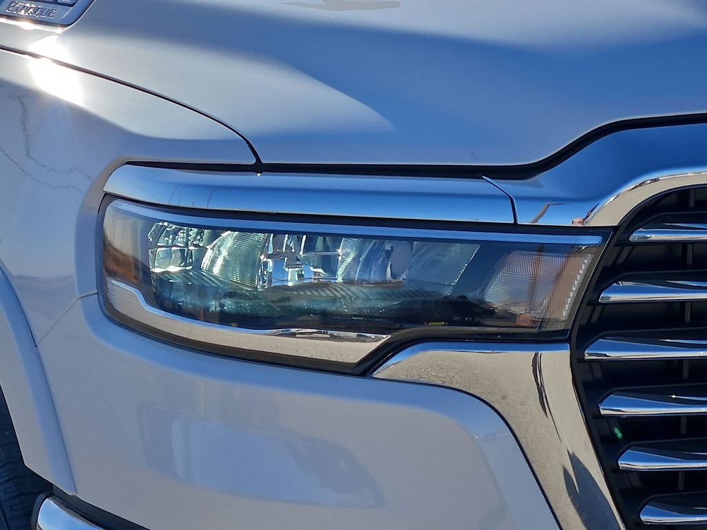 New 2026 Ivory White Tri-Coat Pearl-Coat Exterior Paint RAM Laramie image 8
