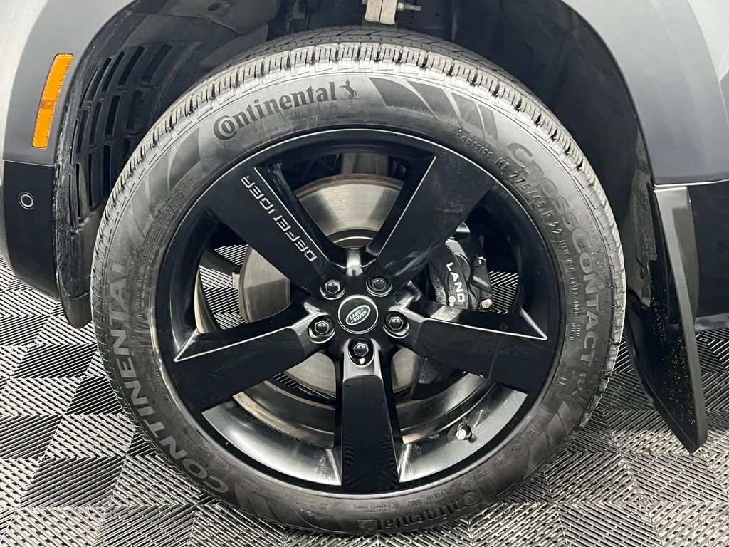 Used 2023 Carpathian Grey Premium Metallic Land Rover V8 AWD Carpathian Edition image 9
