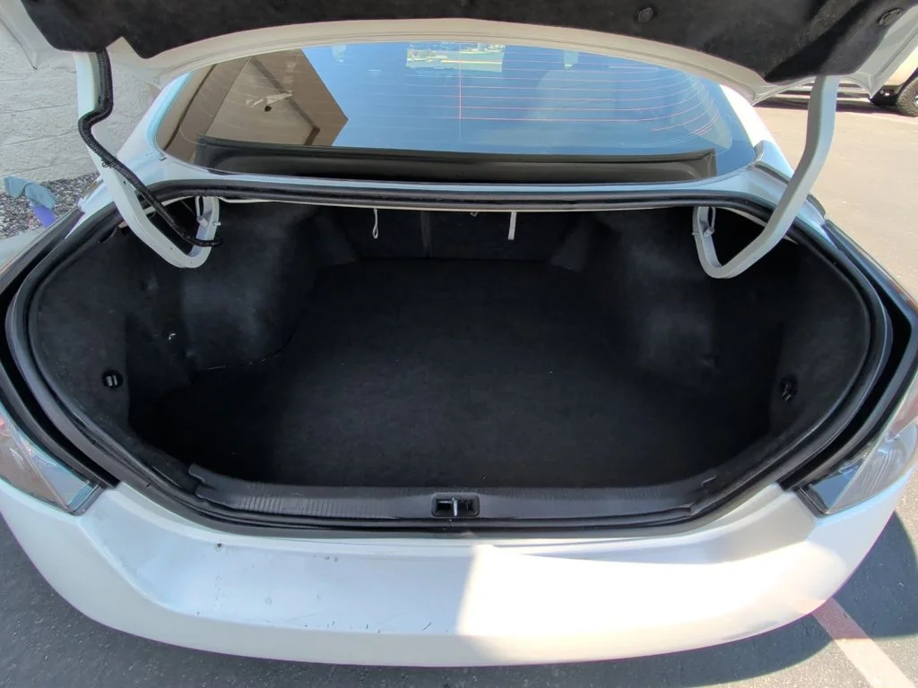 Used 2012 White Nissan 2.5 S image 16
