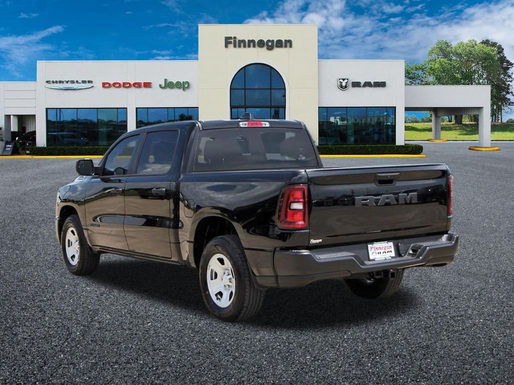 New 2026 Diamond Black Crystal Pearl-Coat Exterior Paint RAM Tradesman image 5