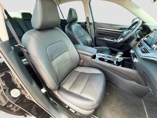 Used 2021 Black Nissan 2.5 SL image 29