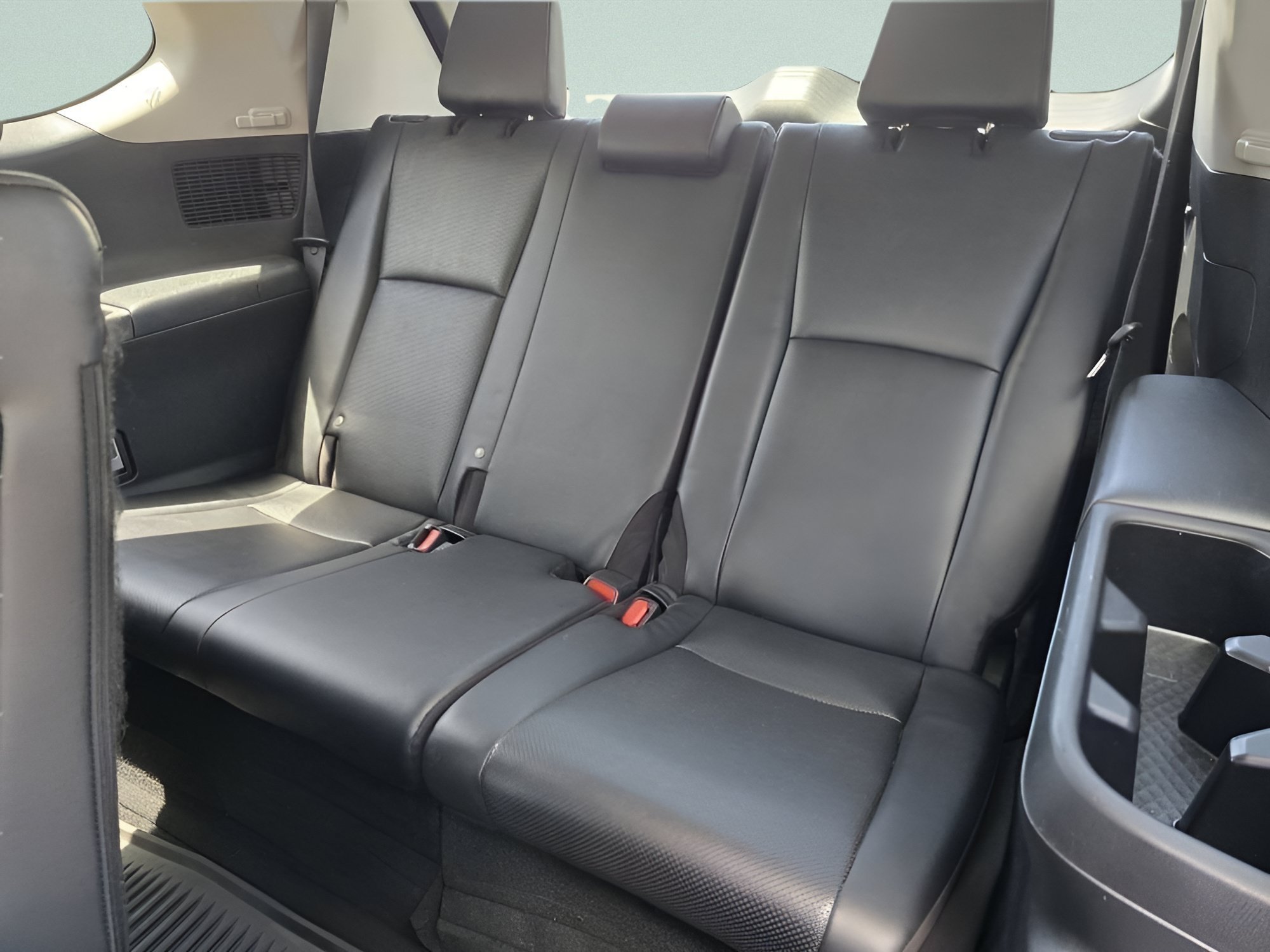 Used 2024 Pearl Toyota XLE image 29