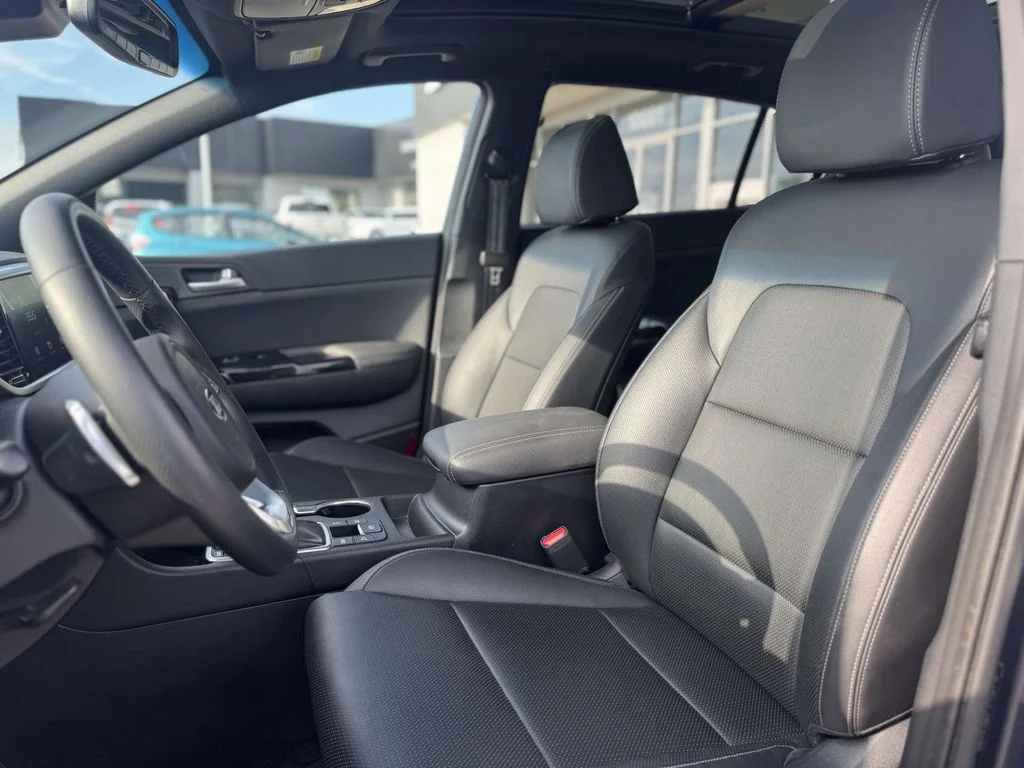 Used 2022 Blue Kia Nightfall image 16