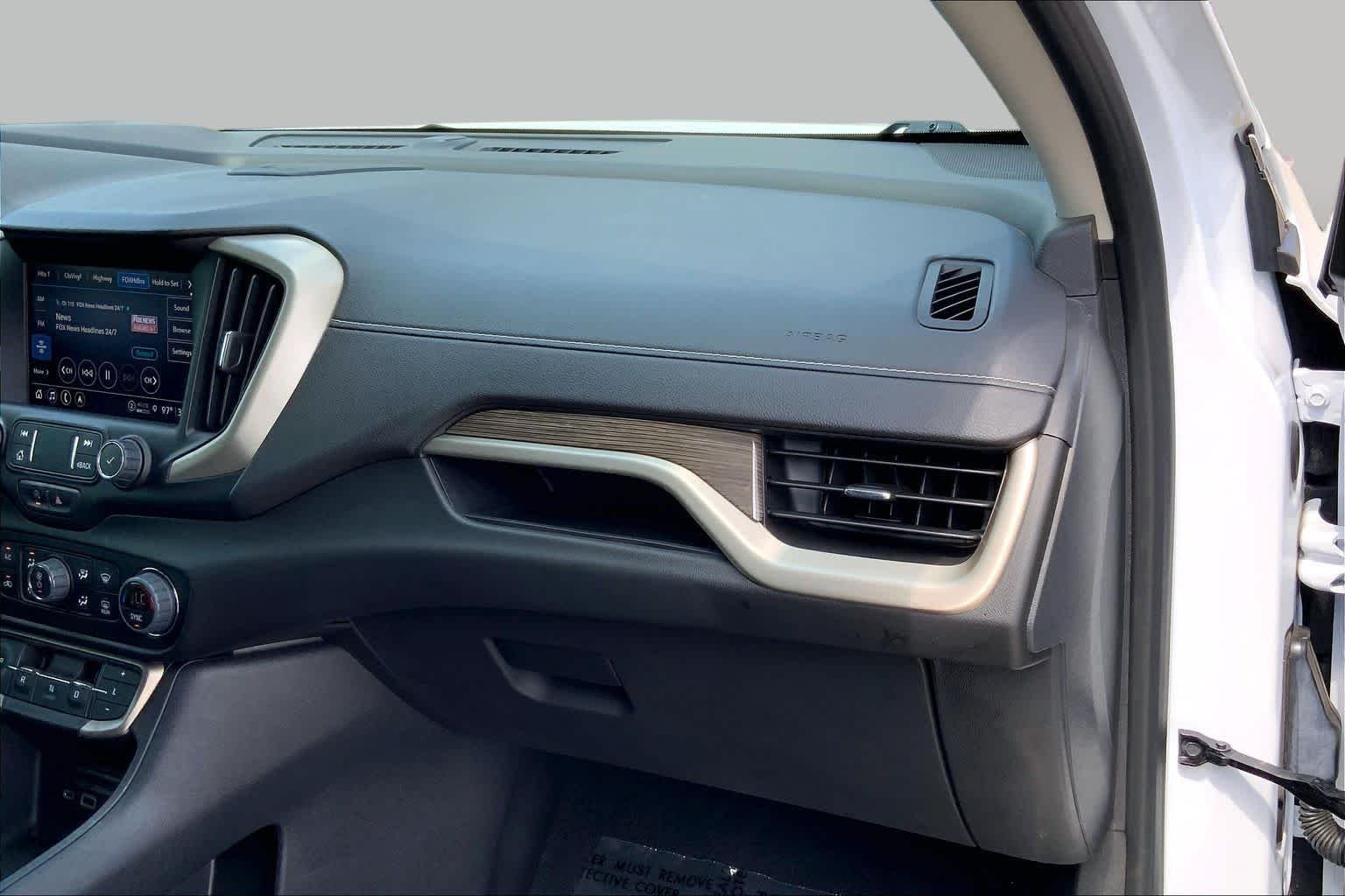Used 2023 White Frost Tricoat GMC Denali image 19