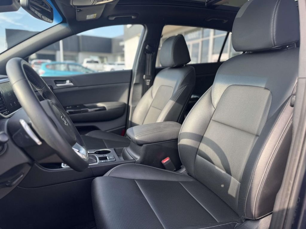 Used 2022 Blue Kia Nightfall image 16